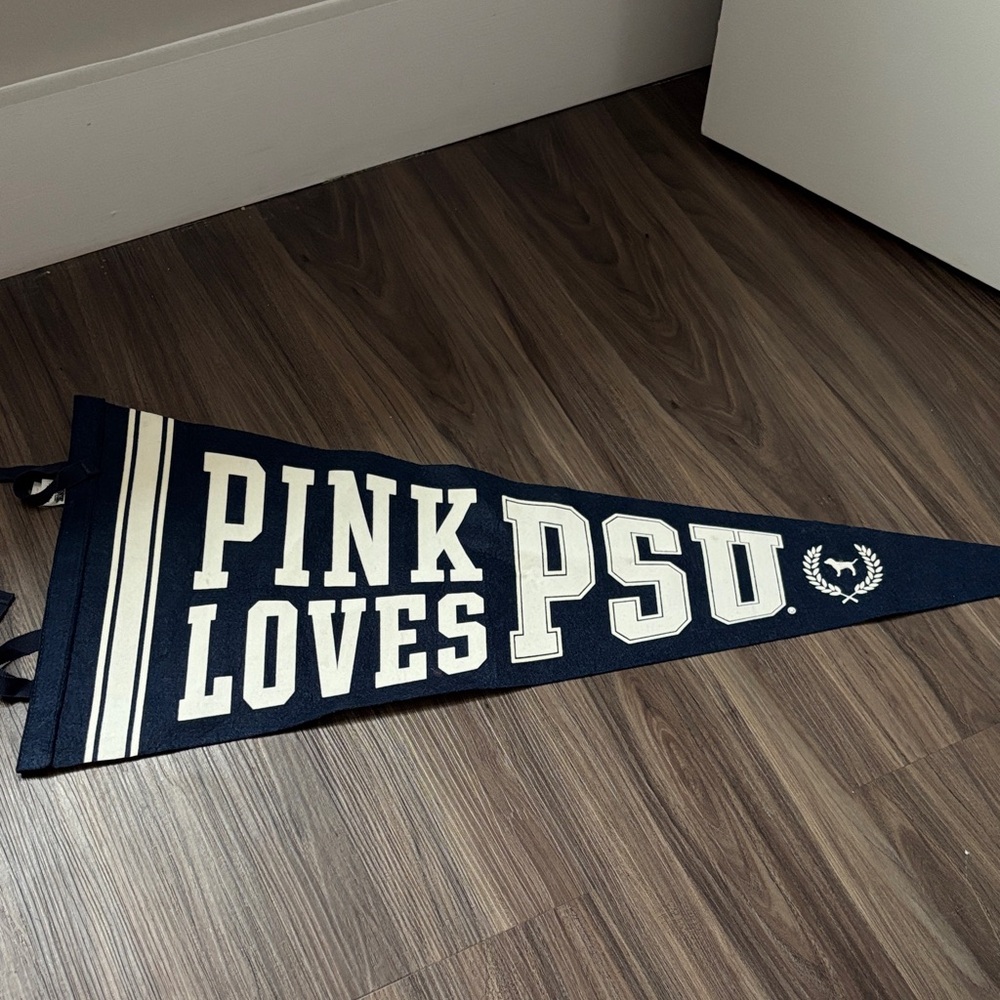 Victoria’s Secret Pink x PSU Decorative Penant